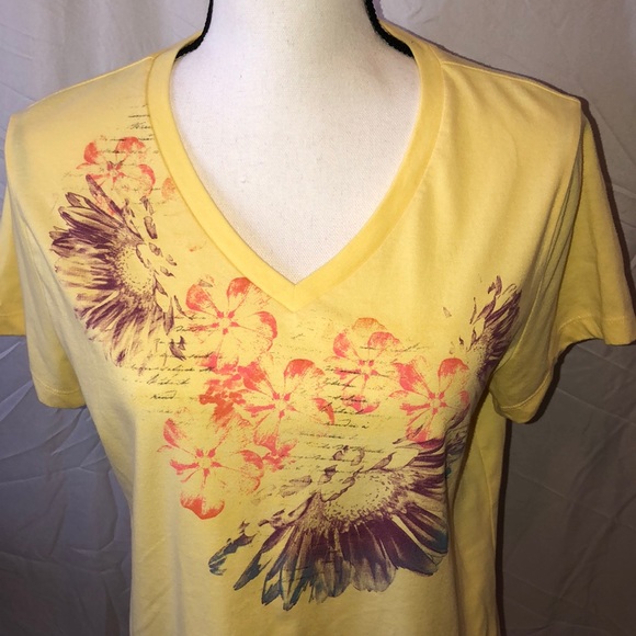 ☀️SALE☀️Sonoma V neck tee - Picture 2 of 7